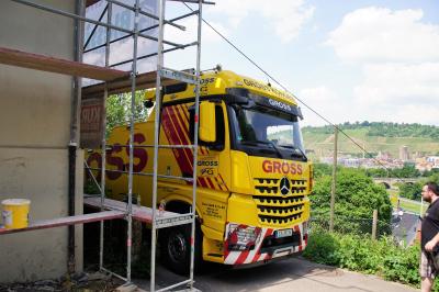 Esslingen: Bergung des Pkw in der Boeschung gestaltet sich schwierig